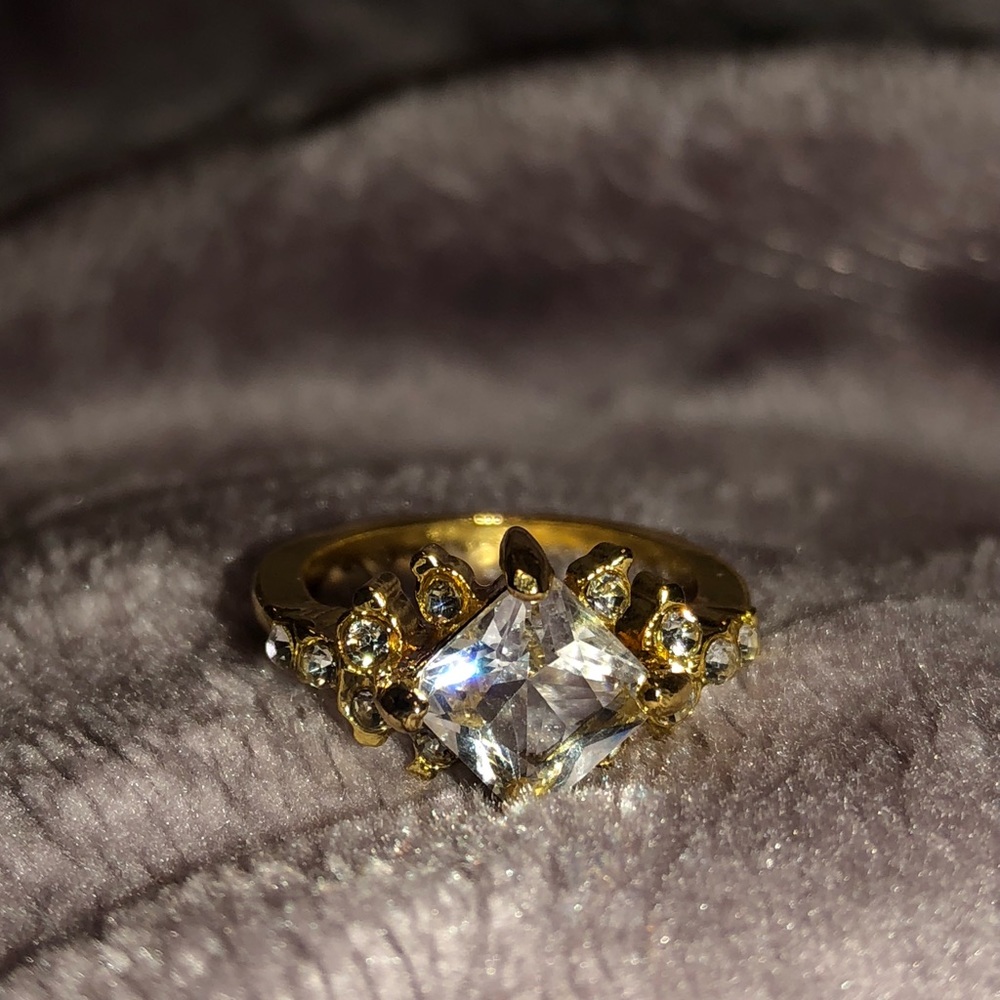 Faux Gem Ring - gold